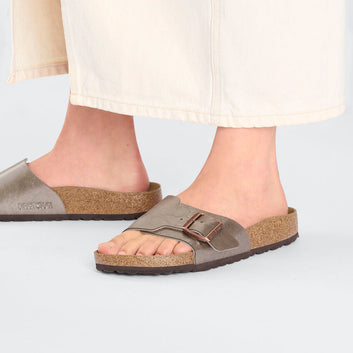 Catalina: Anmutiges Taupe